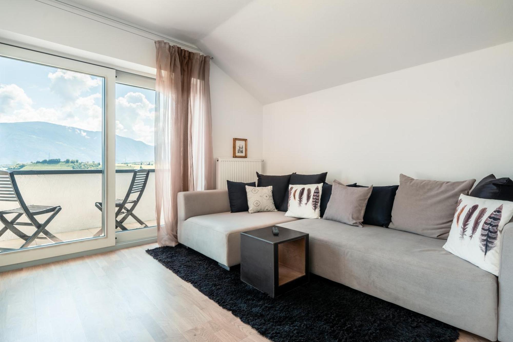 Villa Maria Boutique Apartment St Pauls Appiano Sulla Strada Del Vino Bagian luar foto