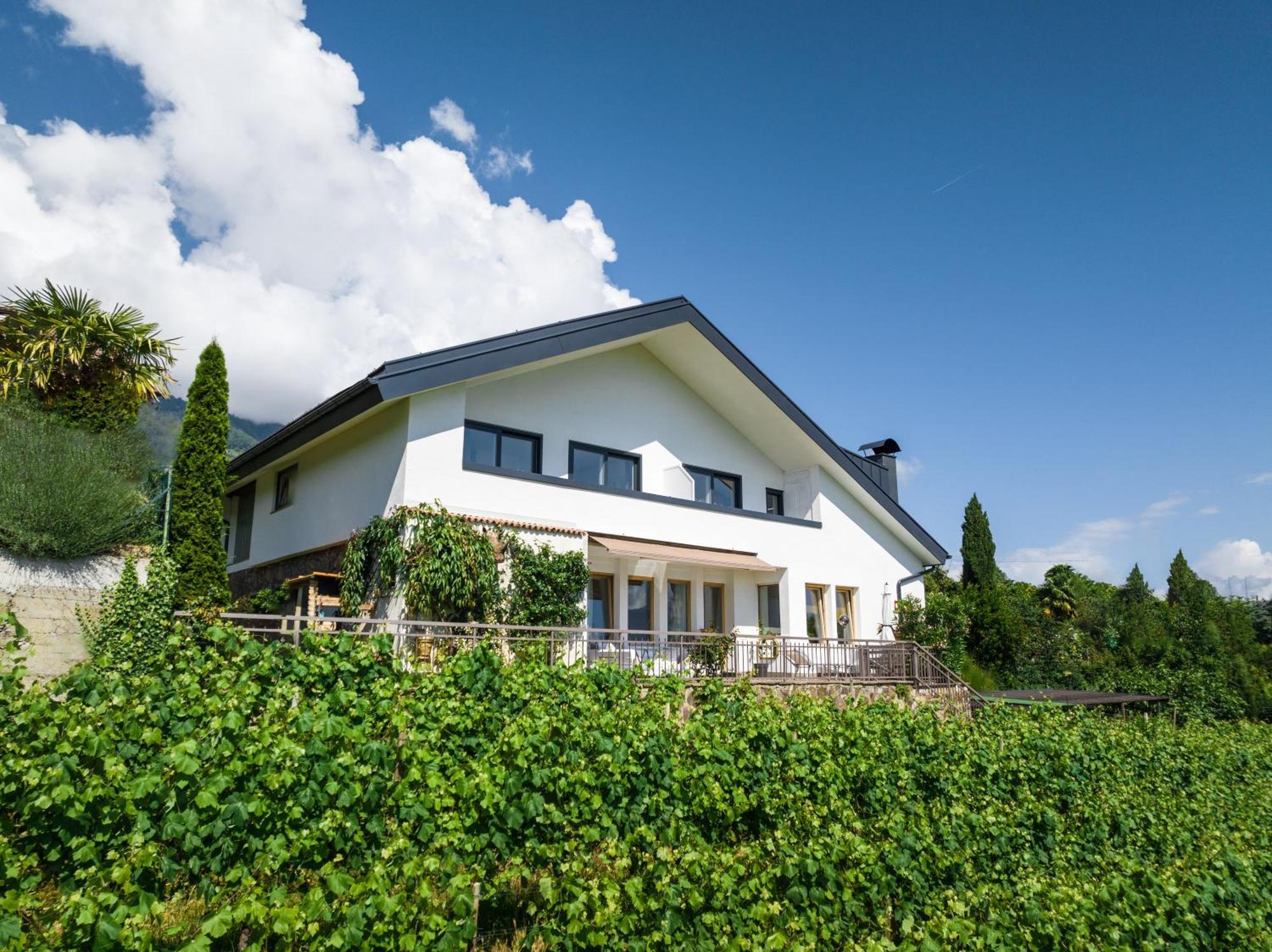 Villa Maria Boutique Apartment St Pauls Appiano Sulla Strada Del Vino Bagian luar foto