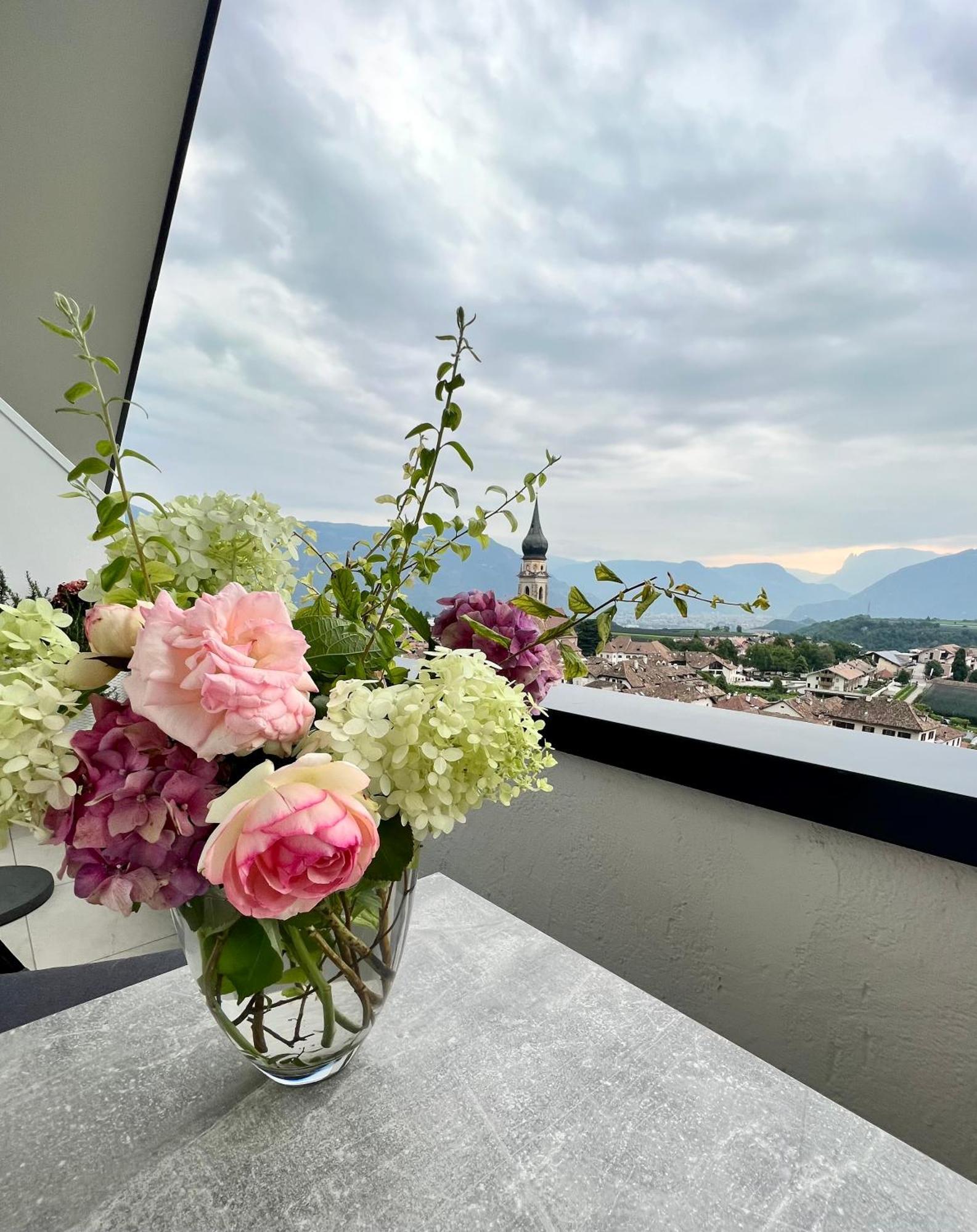 Villa Maria Boutique Apartment St Pauls Appiano Sulla Strada Del Vino Bagian luar foto